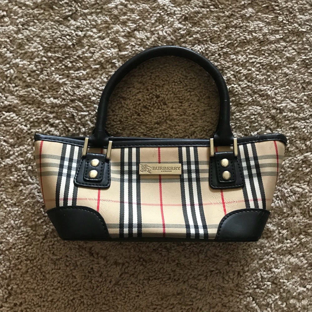 Burberry purse